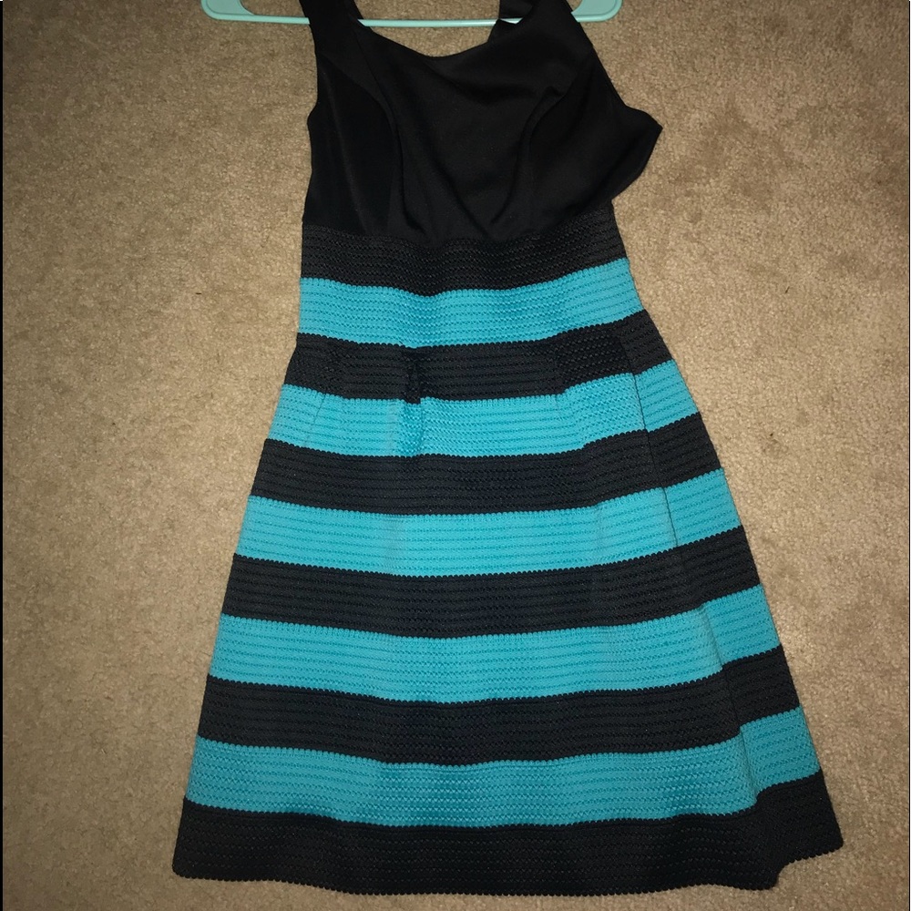 Medium New York and company dress
